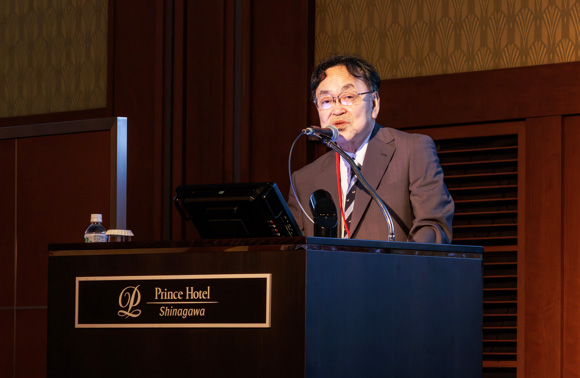 大津先生(財団理事)によるご講演「がん治療開発のこれまでとこれから」
